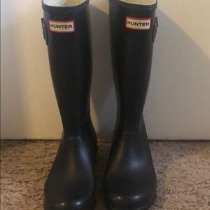 Kid’s black hunter boots (size 6)